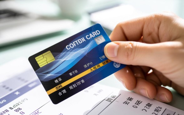 信用卡怎么查一共欠了多少钱,信用卡总欠款怎么查? 信用卡怎么查一共欠了多少钱