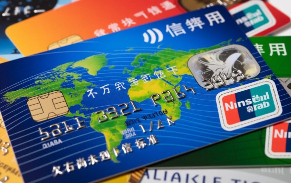 欠信用卡一万多块钱够判刑吗,信用卡欠款一万多会坐牢吗 欠信用卡一万多块钱够判刑吗